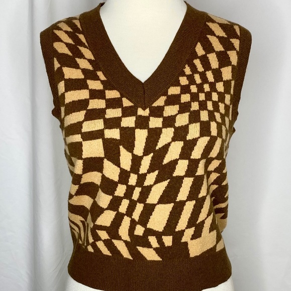 Willow and Wind Sweaters - WILLOW AND WIND CHECKERED PRINT SWEATER VEST (L)